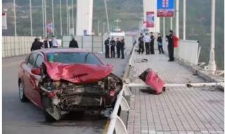 坠江公交车 坠江公交车